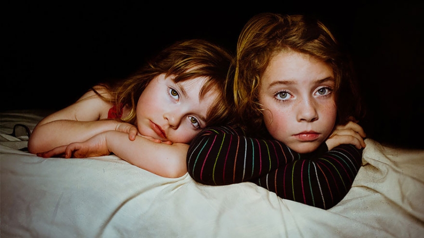 Mom takes pictures of her fearless daughters