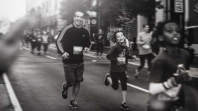 Mom takes pictures of her fearless daughters