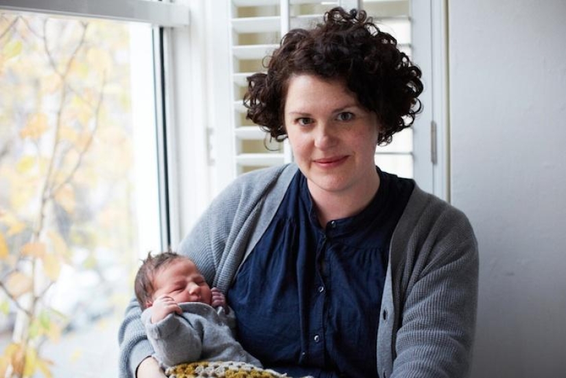 Moms with children who are one day old