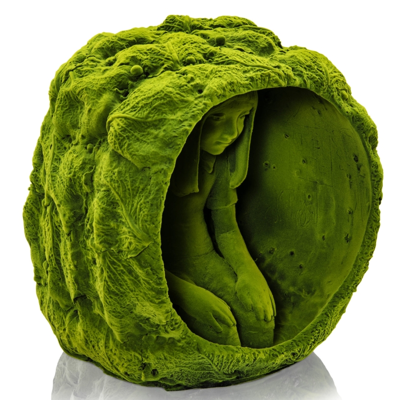 Mossy Figures Wander Through Woodlands and City Streets in Kim Simonsson’s Flocked Ceramic Sculptures Mossy Figures Wander Through Woodlands and City Streets in Kim Simonsson’s Flocked Ceramic Sculptures