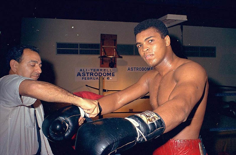 Muhammad Ali, one of the greatest boxers in the history of sports, has died in the USA Muhammad Ali, one of the greatest boxers in the history of sports, has died in the USA
