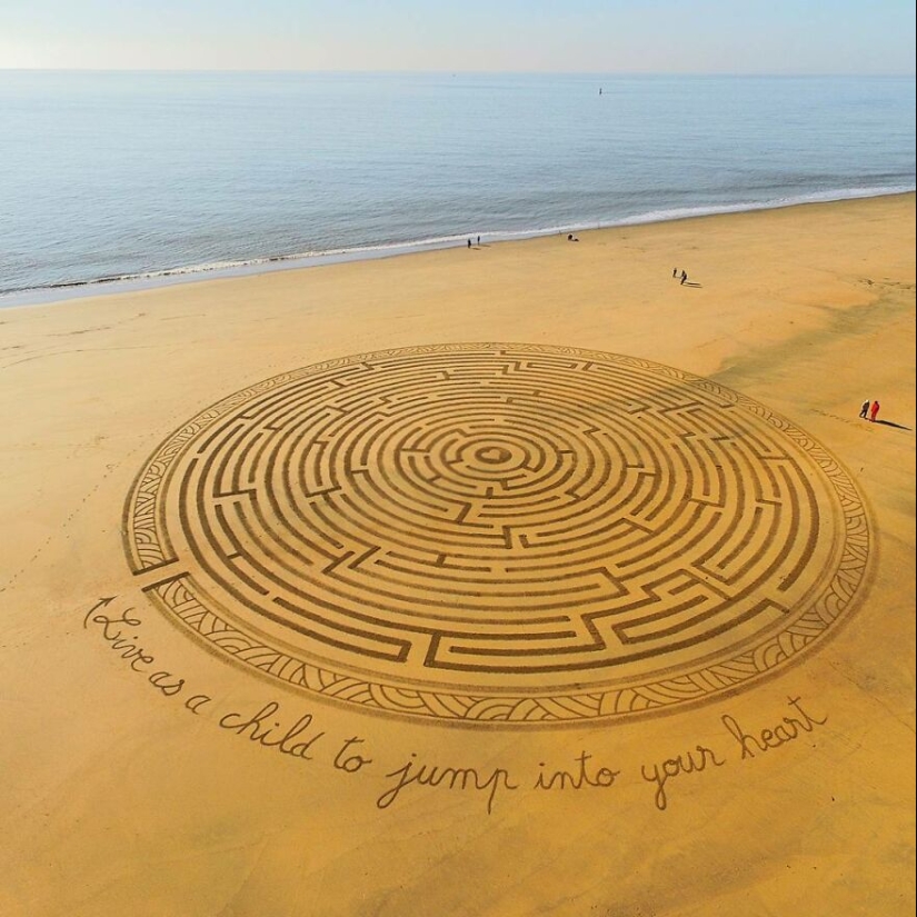 My 12 Beach Sand Drawings That Are Between 30 And 100 Meters Wide