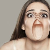 My feet are in my mouth: why did the photographer cross portraits of people and pictures of shoes My feet are in my mouth: why did the photographer cross portraits of people and pictures of shoes