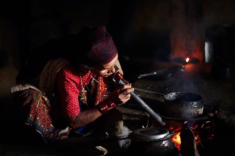 Nepalese honey hunters Nepalese honey hunters