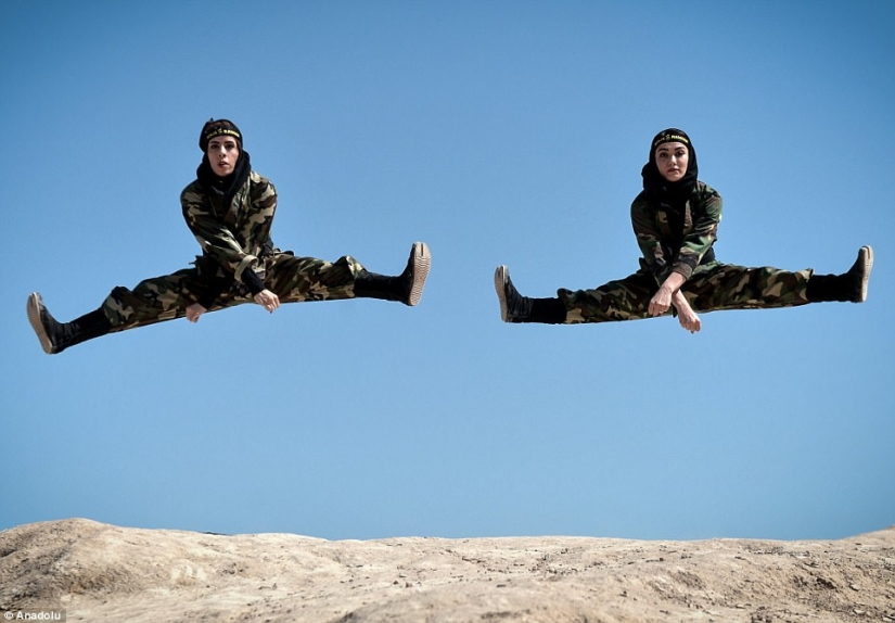 Ninja en hiyab: cómo las mujeres iraníes aprenden artes marciales en el desierto