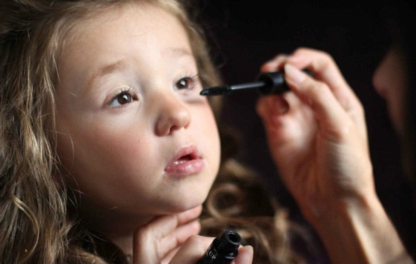 "No perverts are staring at her there": mom says her 3-year-old daughter is just obsessed with beauty contests