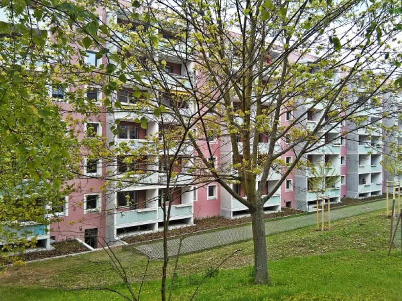 No se puede demoler, reparar: cómo los alemanes convierten su "Khrushchevki" en una vivienda digna