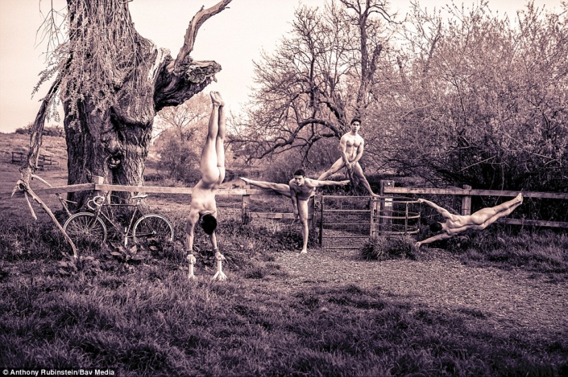 Oh deporte, eres sexo: Estudiantes de equipos deportivos de Cambridge se desnudaron para caridad Oh deporte, eres sexo: Estudiantes de equipos deportivos de Cambridge se desnudaron para caridad