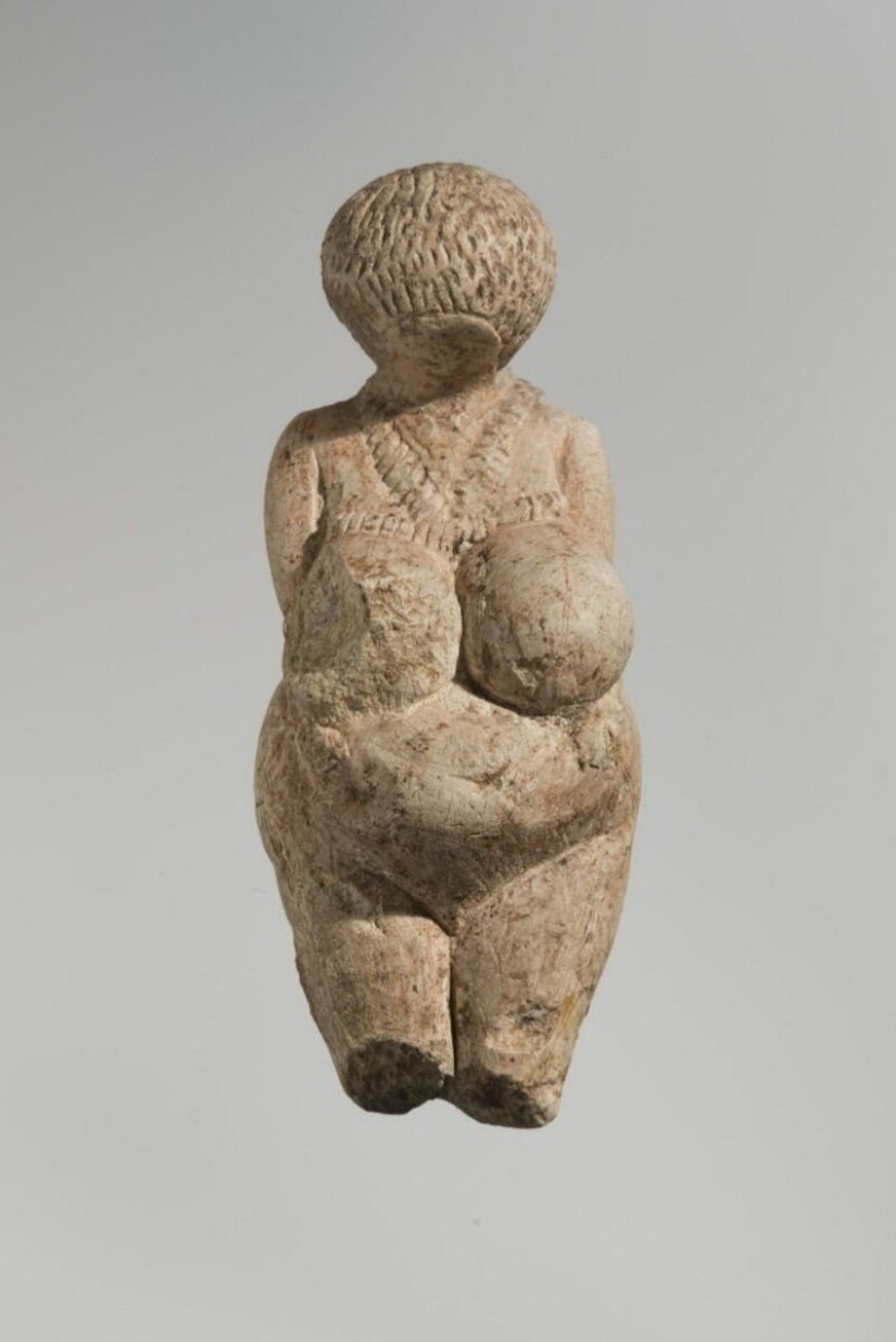 Older than ancient: 12 incredibly valuable artifacts of history