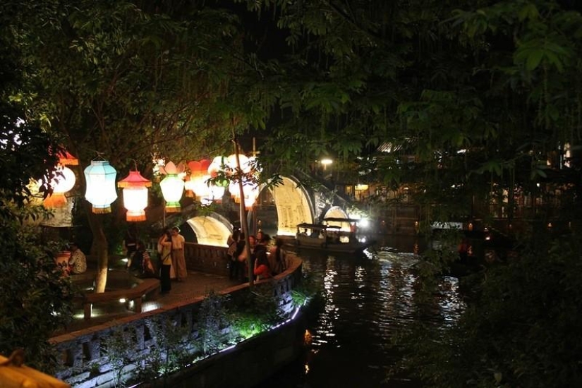 One day in the "Chinese Venice" One day in the "Chinese Venice"