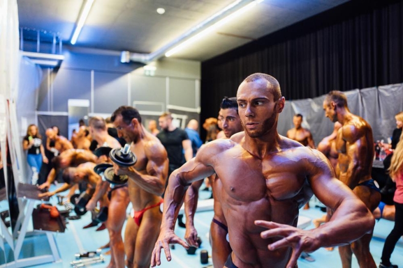 One day with jocks — how to prepare for the bodybuilding championship in a Swiss village