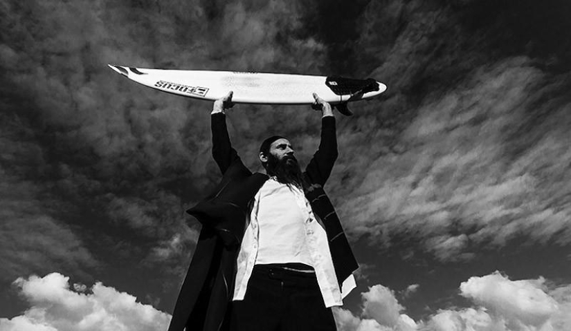 Orthodox surfer