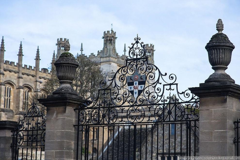 Oxford. Oxford University. Christmas Knowledge Day