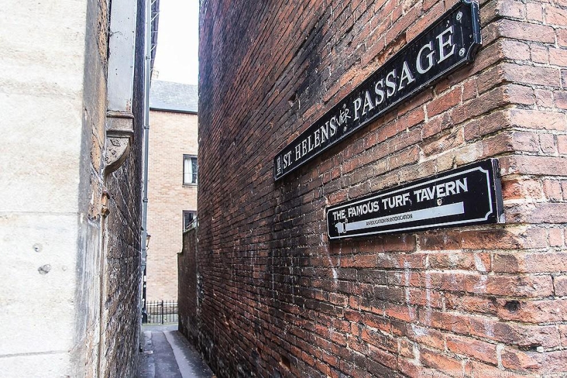 Oxford. Oxford University. Christmas Knowledge Day