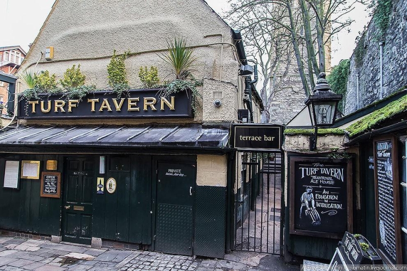 Oxford. Oxford University. Christmas Knowledge Day