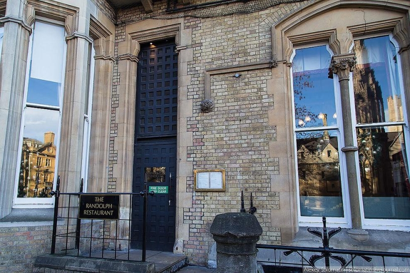 Oxford. Oxford University. Christmas Knowledge Day