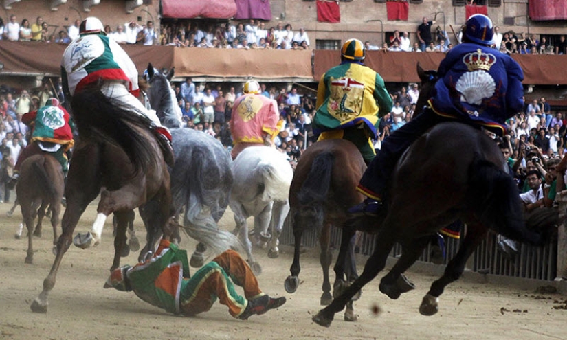 Palio in Siena: horse racing with centuries of tradition