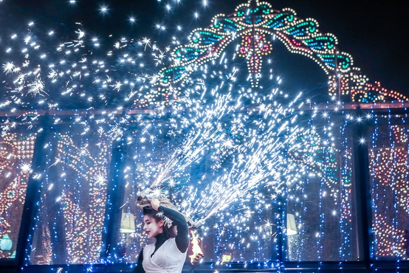 Pancakes with pike caviar and reconstruction of fist fights at the Moscow Maslenitsa Festival