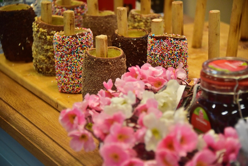 Panqueques con caviar de lucio y reconstrucción de peleas a puñetazos en el Festival Maslenitsa de Moscú