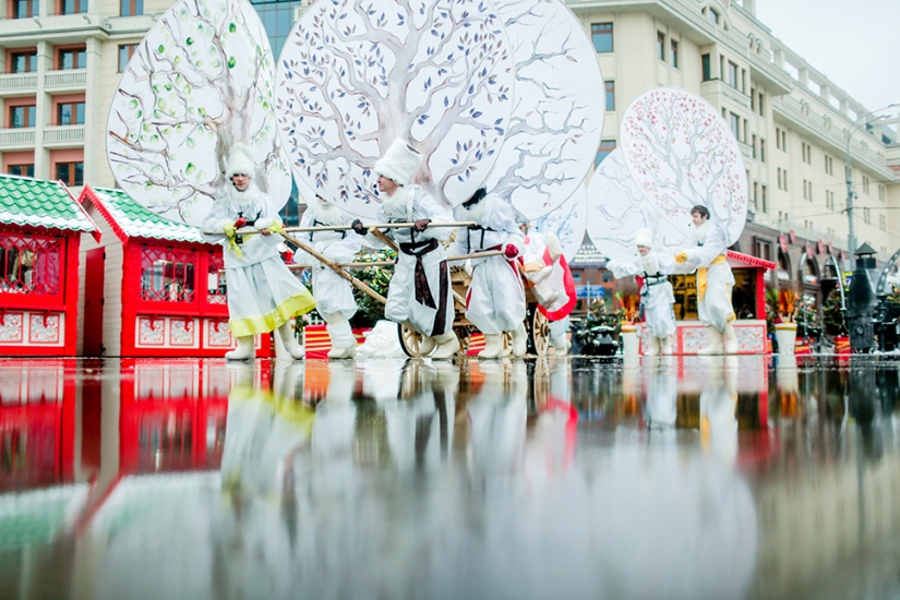 Panqueques con caviar de lucio y reconstrucción de peleas a puñetazos en el Festival Maslenitsa de Moscú
