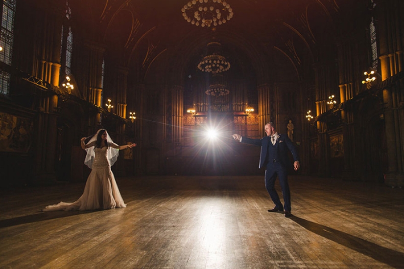 Pareja inglesa se casa al estilo de las novelas de Harry Potter