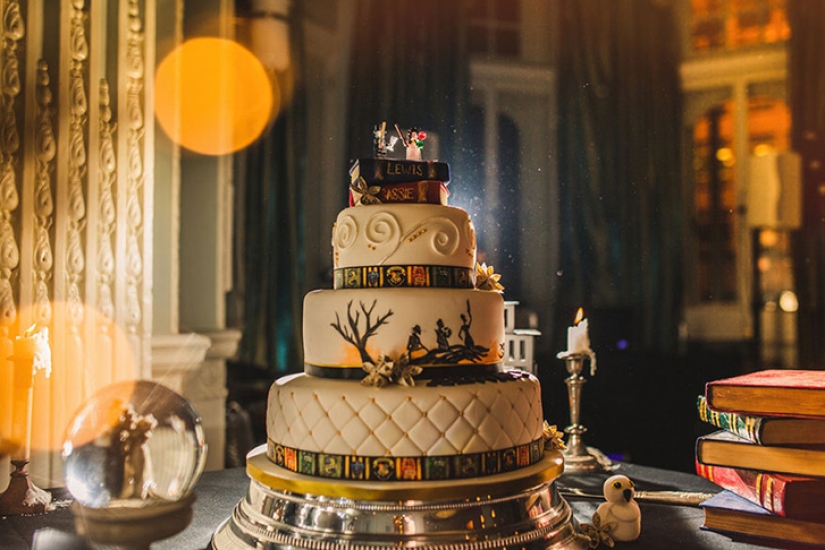 Pareja inglesa se casa al estilo de las novelas de Harry Potter