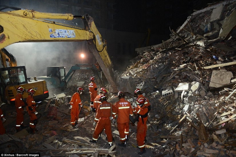 Parents sacrificed their lives by covering their daughter during the collapse of the house Parents sacrificed their lives by covering their daughter during the collapse of the house