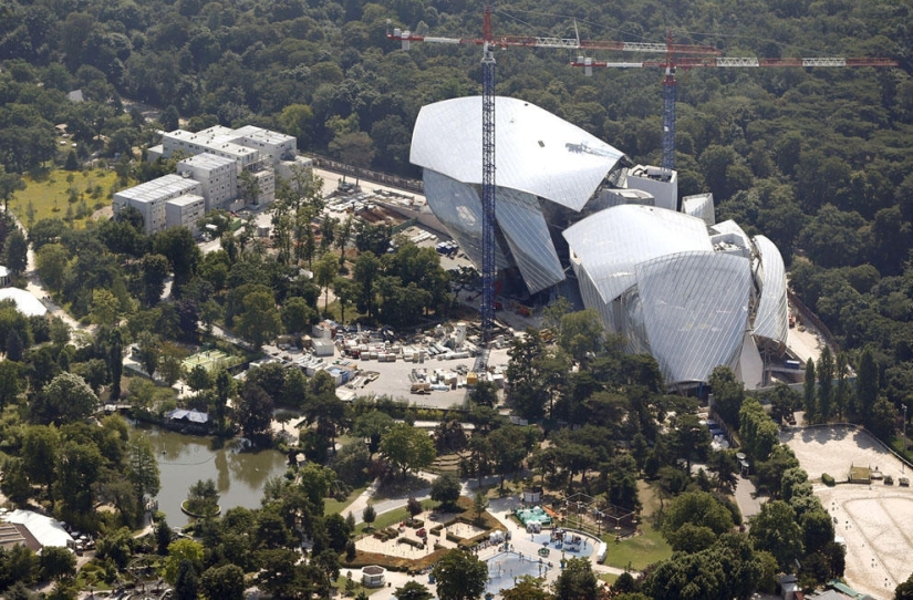 Paris from a bird&#39;s eye view
