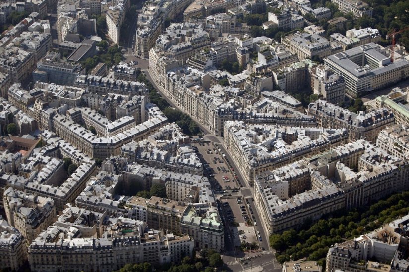 Paris from a bird&#39;s eye view
