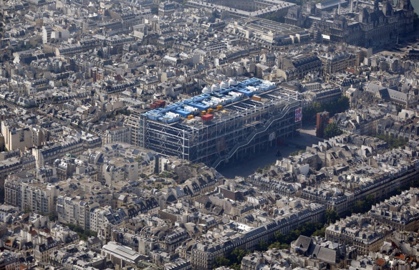 Paris from a bird&#39;s eye view