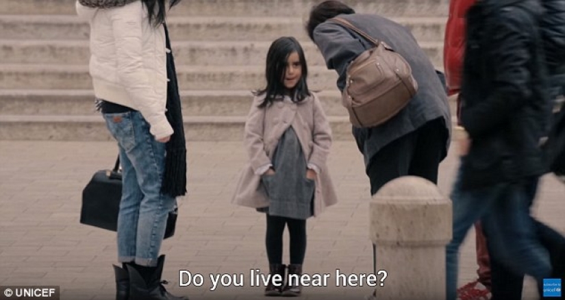 ¿Pasarías junto a un niño perdido?