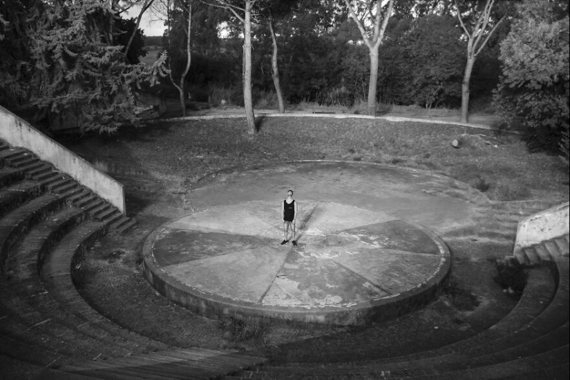Pasé 6 semanas en el infame barrio romano de Corviale y fotografié a la juventud local