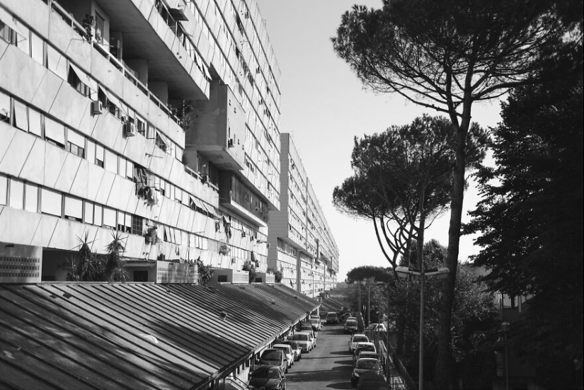 Pasé 6 semanas en el infame barrio romano de Corviale y fotografié a la juventud local
