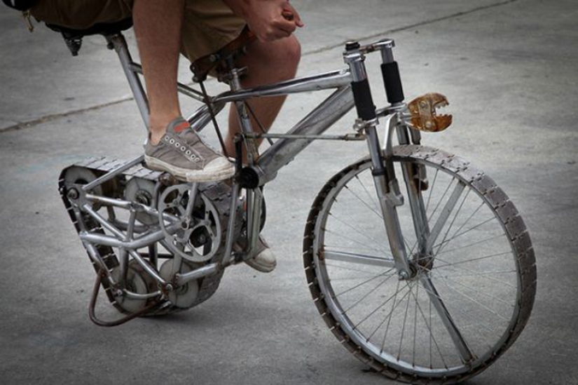 Paseo en bicicleta sobre prejuicios: el ajuste de bicicleta más inusual Paseo en bicicleta sobre prejuicios: el ajuste de bicicleta más inusual