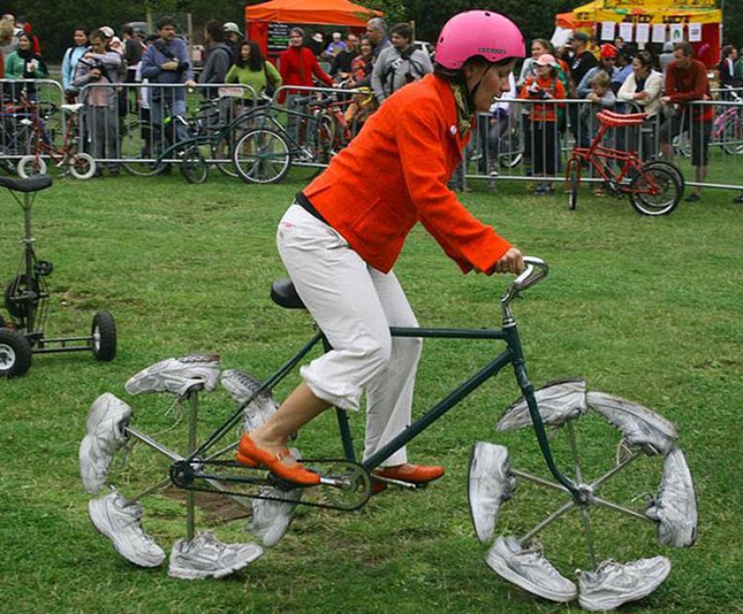 Paseo en bicicleta sobre prejuicios: el ajuste de bicicleta más inusual Paseo en bicicleta sobre prejuicios: el ajuste de bicicleta más inusual