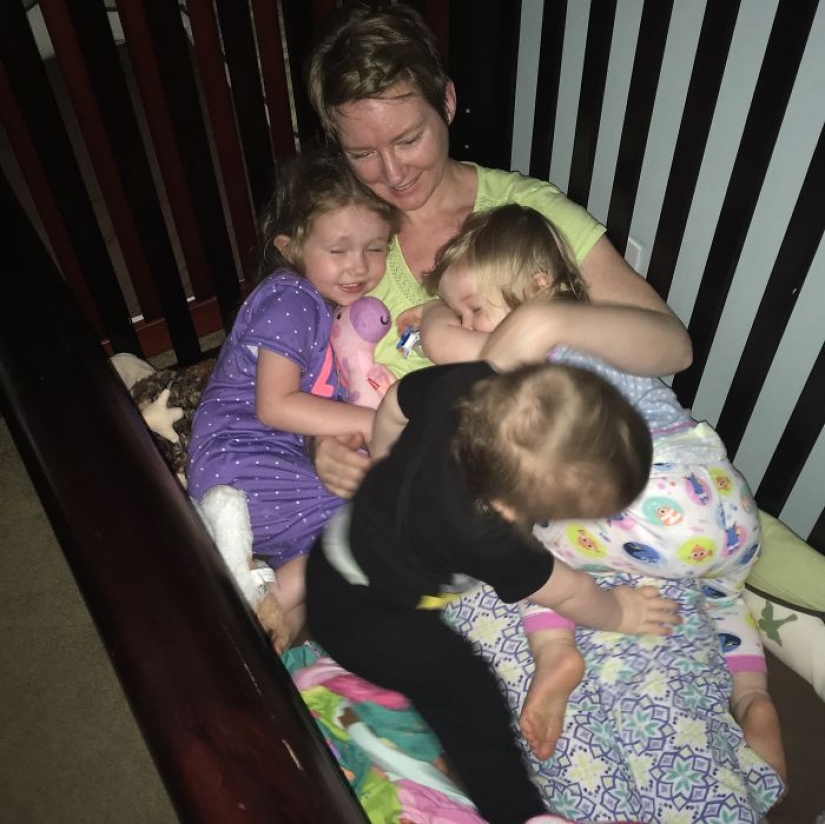 "People are constantly asking what it's like to have three children. I answered with photos" "People are constantly asking what it's like to have three children. I answered with photos"