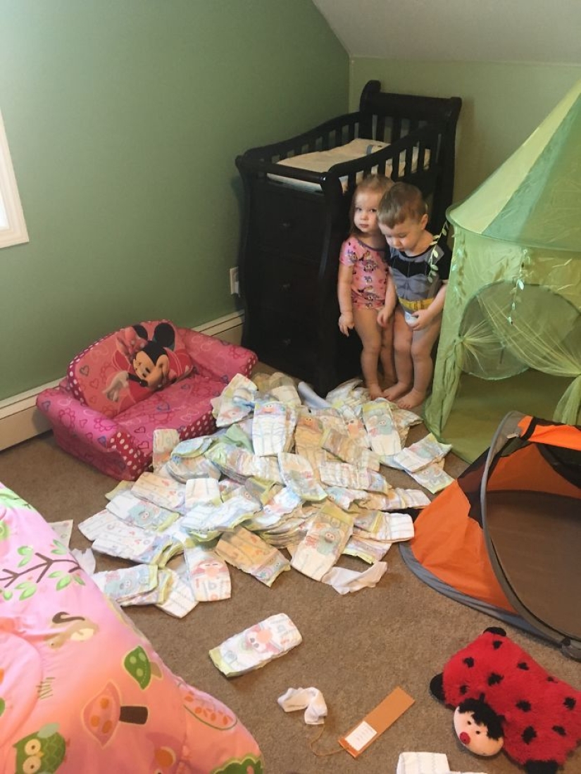 "People are constantly asking what it's like to have three children. I answered with photos" "People are constantly asking what it's like to have three children. I answered with photos"