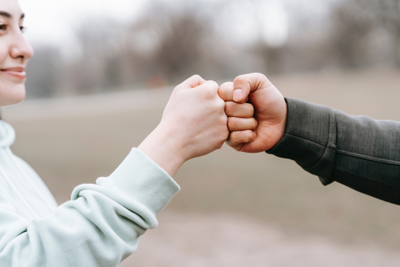 People who stay happy have these 8 habits in common