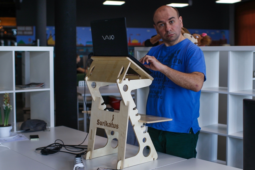 Persistent tin soldier: we found out why it is useful to work standing up Persistent tin soldier: we found out why it is useful to work standing up