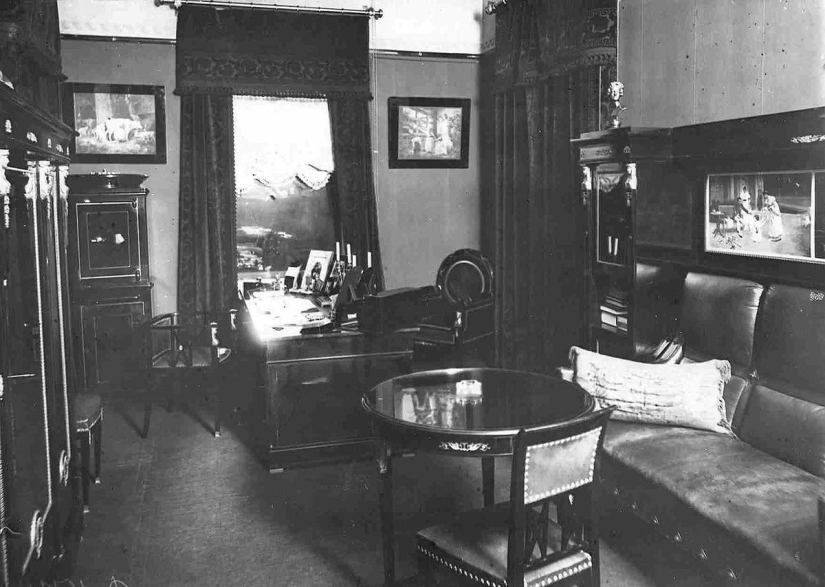 Petersburg communal apartments