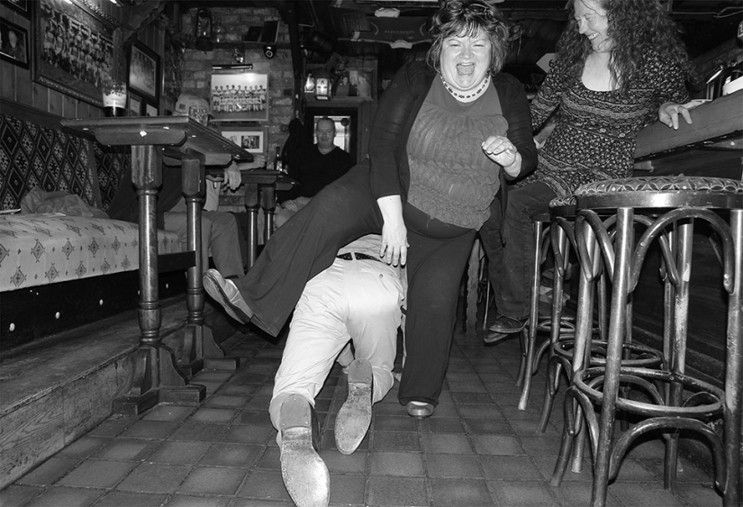 Petya's brothels: for those who missed the photo exhibition of the expert on courtesans, we show it online Petya's brothels: for those who missed the photo exhibition of the expert on courtesans, we show it online