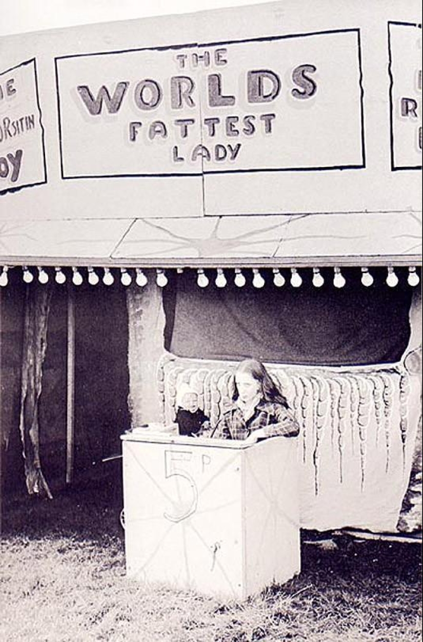 Photo from the rare edition of Ian Berry &quot;The English&quot;