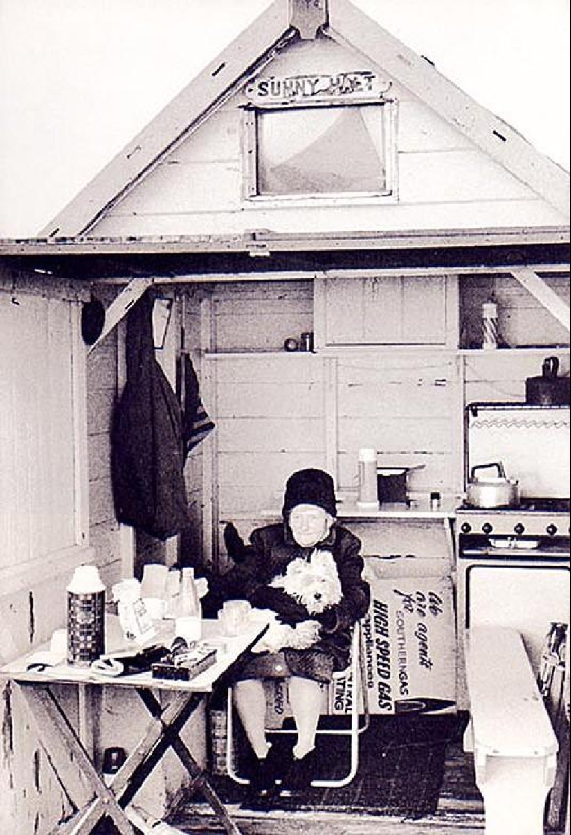 Photo from the rare edition of Ian Berry &quot;The English&quot;