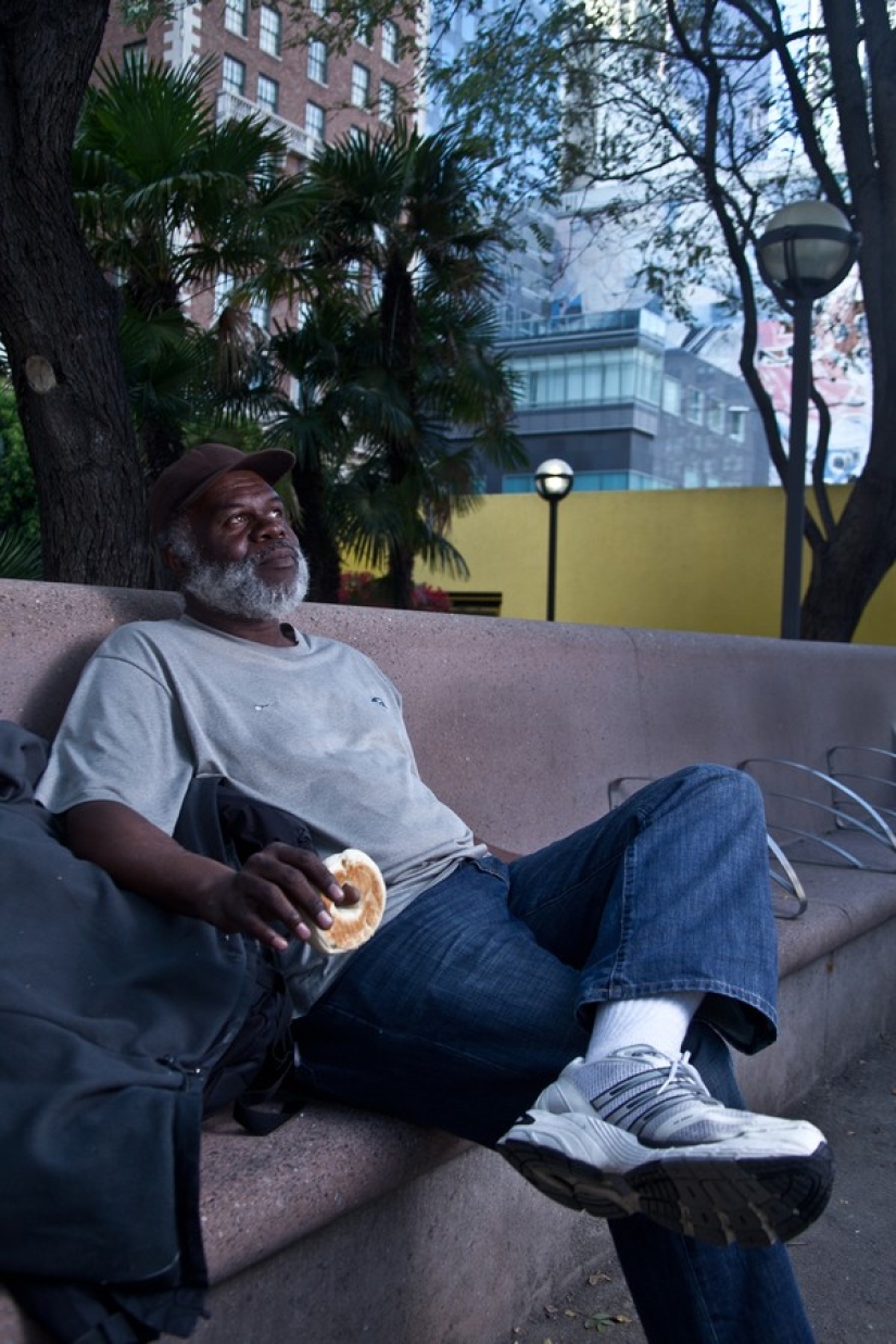 Photo in exchange for a bagel Photo in exchange for a bagel