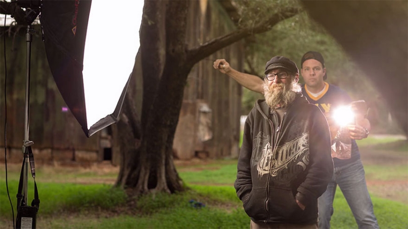 Photographer shows the homeless in a new light and reminds us that they are people too Photographer shows the homeless in a new light and reminds us that they are people too