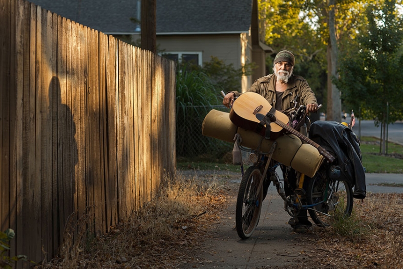 Photographer shows the homeless in a new light and reminds us that they are people too Photographer shows the homeless in a new light and reminds us that they are people too