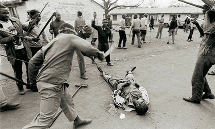 Photographer&#39;s Moral Dilemma: Help or Do Your Job