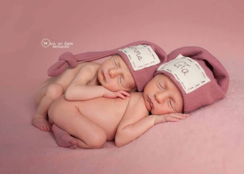 Photos of two pairs of twins prove the indestructible power of love between them Photos of two pairs of twins prove the indestructible power of love between them