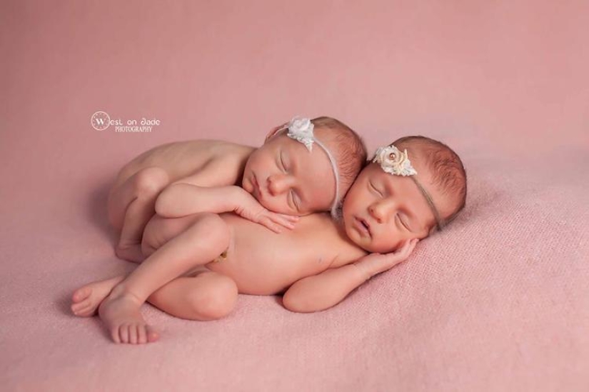Photos of two pairs of twins prove the indestructible power of love between them Photos of two pairs of twins prove the indestructible power of love between them