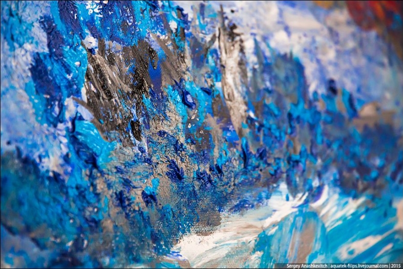 Pintura desnuda: esta chica pinta cuadros con sus pechos! Pintura desnuda: esta chica pinta cuadros con sus pechos!